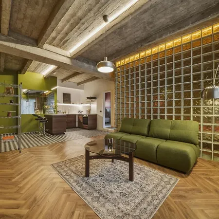Апартаменти Retro Design Free Parking *